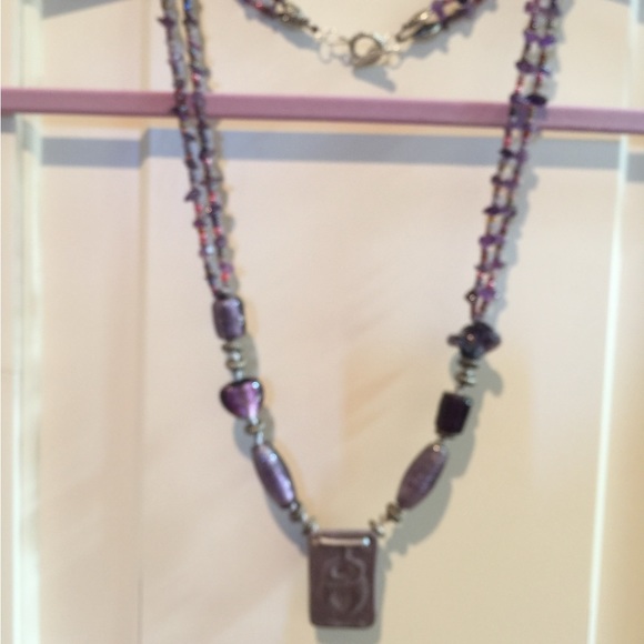 Goddess symbol with Peruvian ceramic focal piece, ametheyst chips - Picture 2 of 8